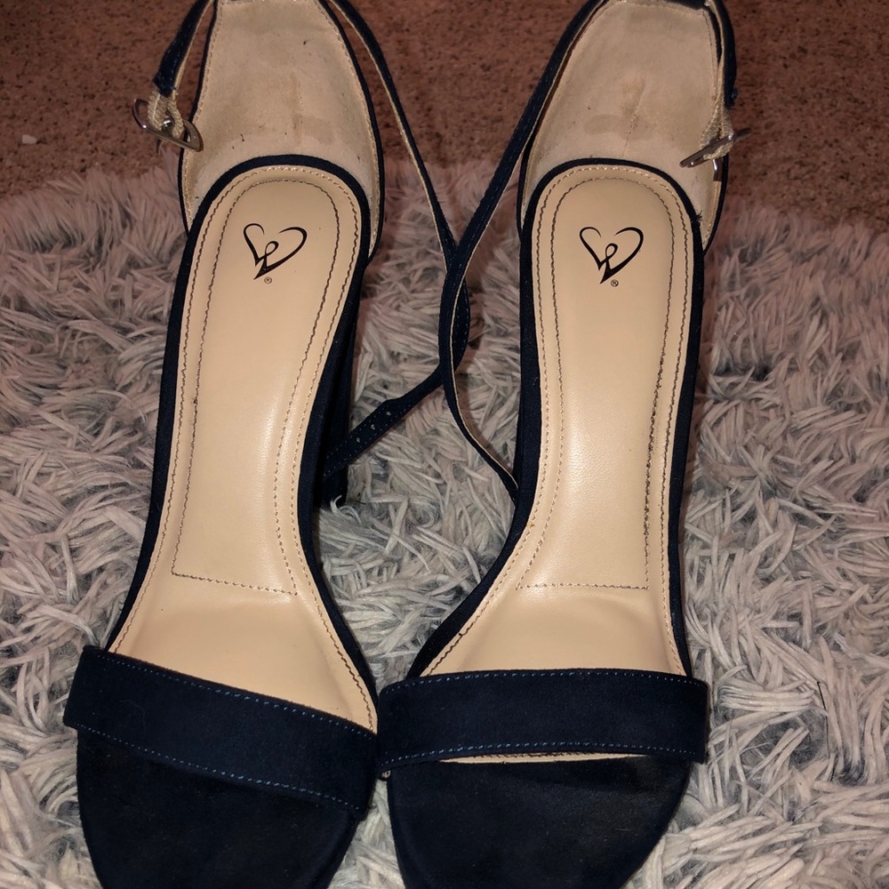 Windsor Navy Blue Heels